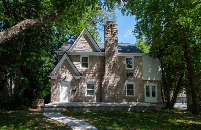 706 N. Washington photos photos