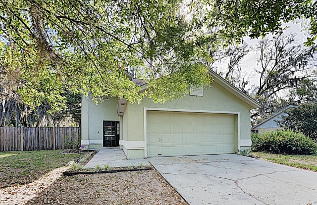 304 Sugar Creek Dr - 304 Sugar Creek Drive, Plant City, FL 33563