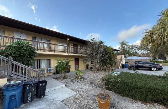 10632 Woods - 10632 Woods Circle, Bonita Springs, FL 34135