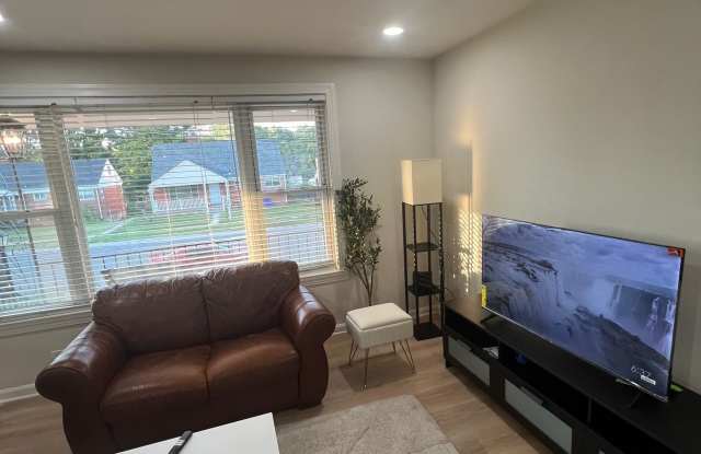 9713 Braddock Road Bedroom 1 Gallery 4