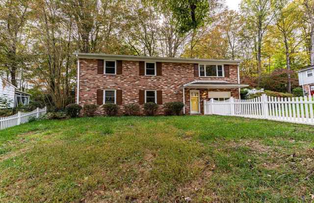 Updated Split Level in Rolling Valley Neighborhood photos photos