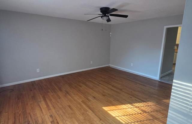 112 Candlewood Drive Gallery 2