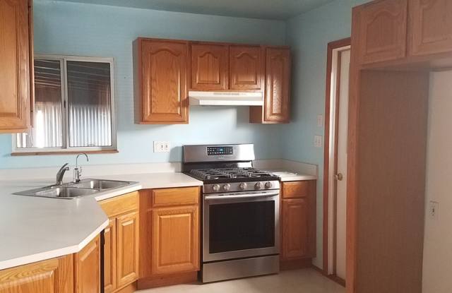 3+ Bed House UTILITIES PAID BY LANDLORD Gallery 4