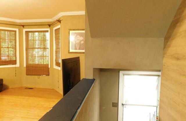 12418 Mountain Laurel Drive Gallery 3