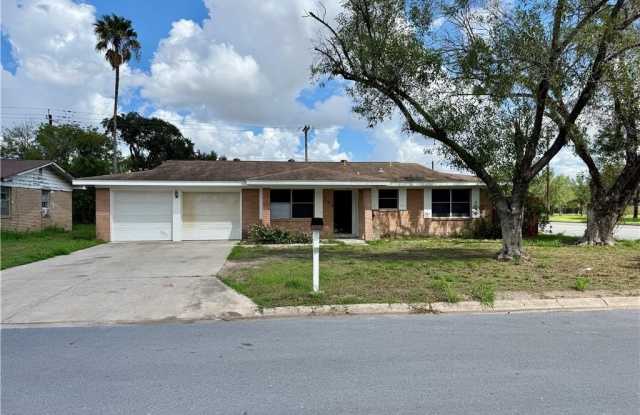200 Camellia Avenue Gallery 1