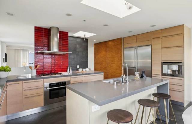 One-of-a-Kind Sophisticated Top-Floor Condo in Prime Marina photos photos One-of-a-Kind Sophisticated Top-Floor Condo in Prime Marina photos photos