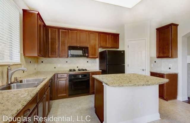 1821 Village Oak Ct Gallery 2