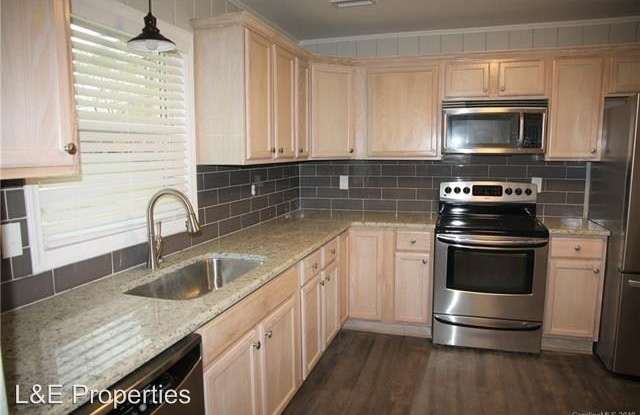 4921 Brooktree Drive Gallery 4