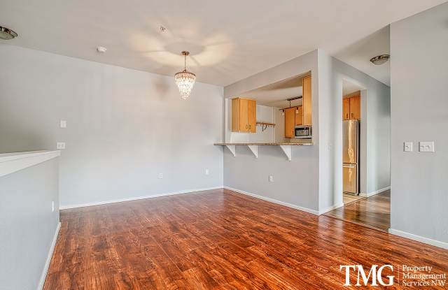 Pet Friendly 2 Bed 2 Bath Condo w/ Pool, Clubhouse and Fitness Center!! photos photos