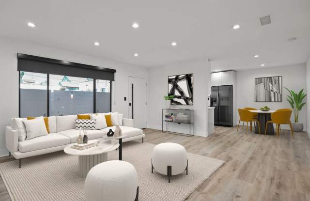 5667 La Mirada Avenue Apartmenets Gallery 4