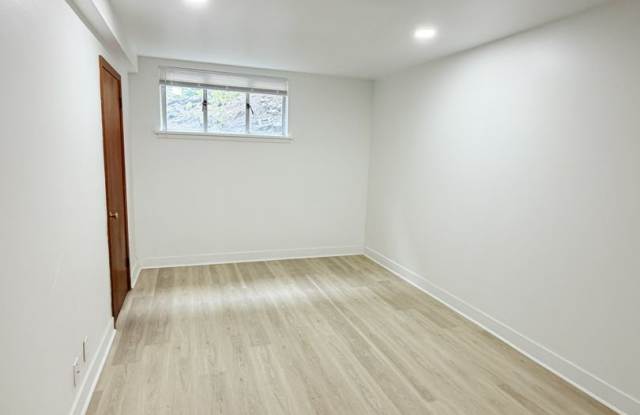 1334 Lakeview (Duplex) Gallery 4