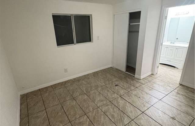 1396 Garnet photos photos