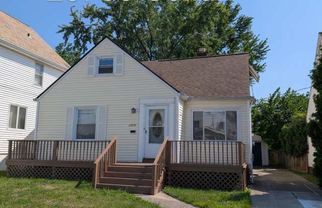 Euclid Single home -3 bedrooms 2 bathrooms photos photos