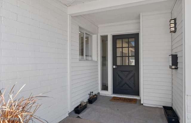 8414 E Bonnie Rose Avenue Gallery 3