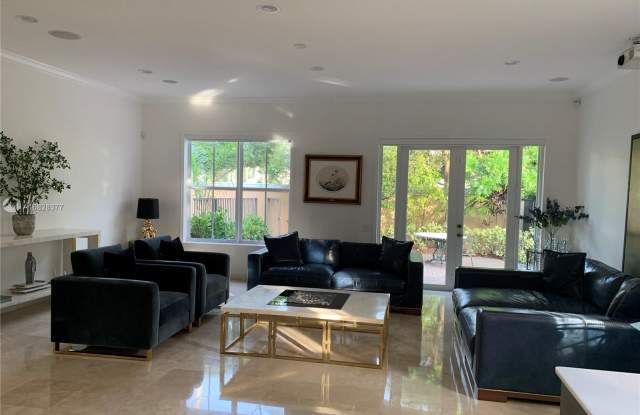 838 Spinnaker drive east - 838 Spinnaker Drive, Hollywood, FL 33019