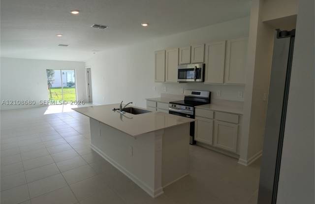 2175 CHRIS DR Gallery 3