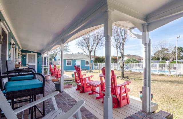 (K171) 113 S. 4th Avenue Room 1 Kure Beach, NC 28449 Gallery 3