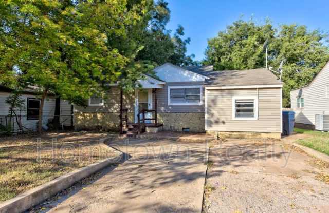 9809 N McKinley Avenue Gallery 3