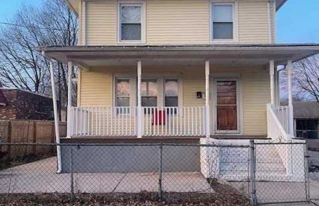912 E CHESTNUT AVENUE - 912 East Chestnut Avenue, Vineland, NJ 08360