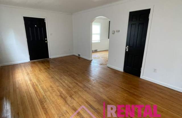 ~ 3 BEDROOM | 1 BATH | FREE PRE SCREEN photos photos