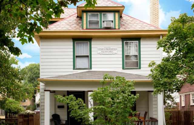 5 Bedroom on OSU Campus - 170 East Oakland Avenue, Columbus, OH 43201