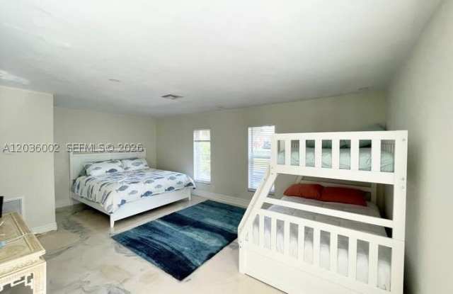 416 N Rainbow Dr Gallery 3