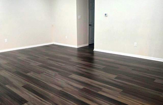 905 WOODBRIDGE CT #F Gallery 3