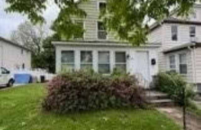 77 Old Broadway - 77 Old Broadway, Garden City Park, NY 11040