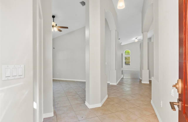 5 SAINT ANDREWS Court Gallery 4