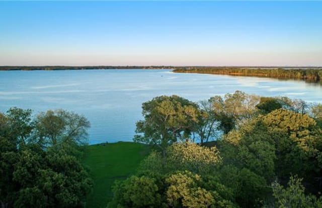 108 Lakeshore Road - 108 Lakeshore Road, Shady Shores, TX 76208