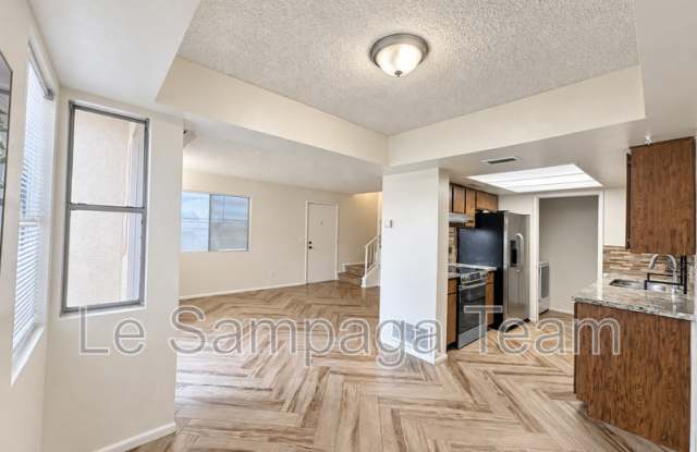5934 N 48th Ln Gallery 4