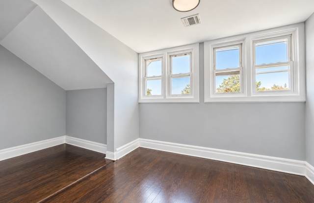 904 S 20 St Gallery 1