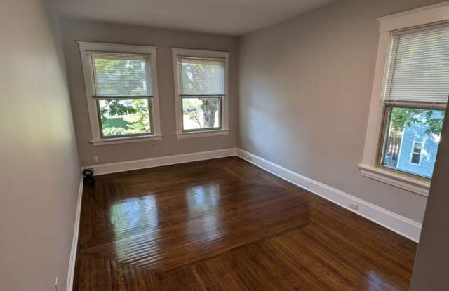 Spacious! 4-Bed and 2-Full Bath Unit with Bonus Room, Garage, Large Backyard Gallery 3