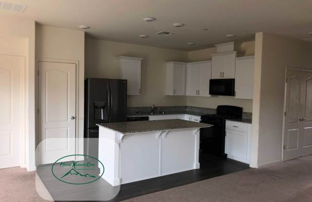Appointment Only Do Not Disturb Occupants. Apply Now to Schedule Viewing. photos photos