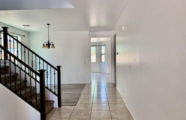 3340 S SUNLAND Drive Gallery 4