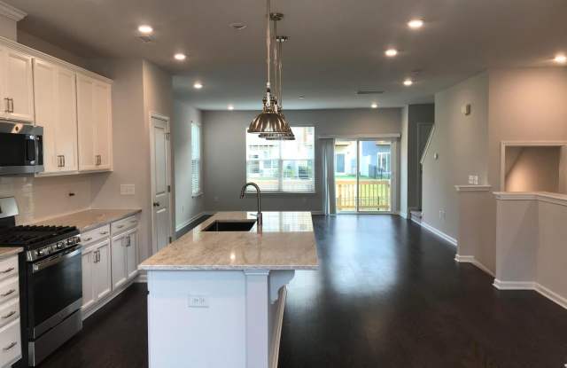 1042 Commack Drive Gallery 3