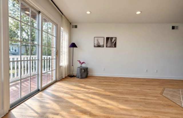 40 WILLIAMS AVE Gallery 3