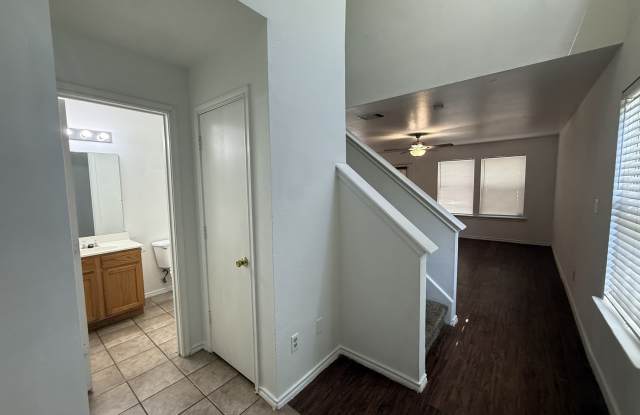 1000- 1002 Sagewood Trail - 1000 Gallery 1