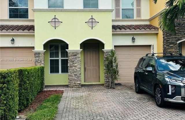 5217 SW 78th Ter photos photos