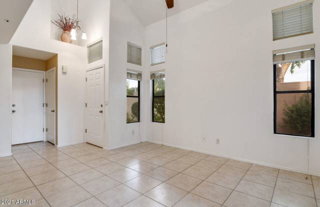Islands Townhouse Gallery 3