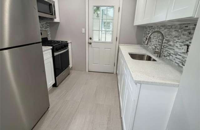 790 Wellwood Avenue Gallery 2