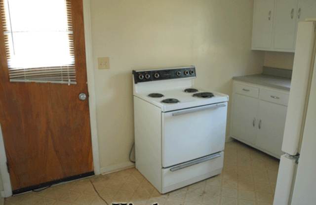 19 W Borden St Gallery 2
