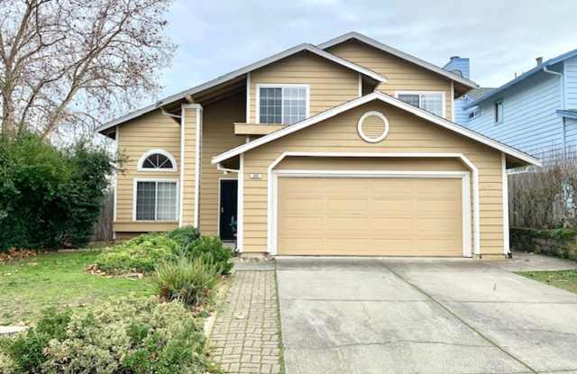 Large 3 Bedroom 2.5 Bath House w/ Garage in Vallejo -- COMING SOON !!! photos photos