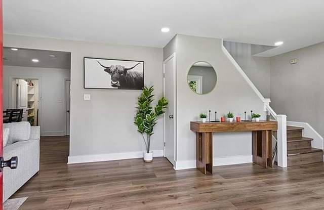 4 bedroom/2 bathroom- West Point Gallery 4