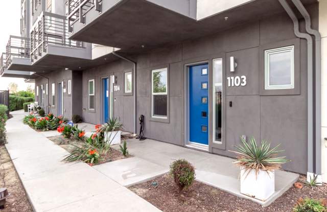 Modern Luxury Condo with Panoramic Views | 3-Story Condo + Private Rooftop Deck photos photos