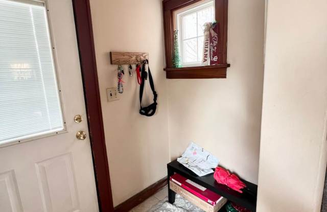 1302 Hunter - 7 Bed/2 Bath - Renovated! Gallery 4