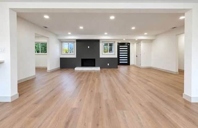 1191 East Claiborne Drive Gallery 3