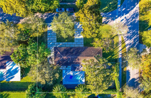 8200 SW 130th St - 8200 Southwest 130th Street, Pinecrest, FL 33156