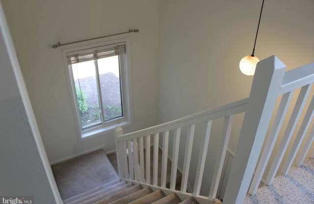 2222 HUNTERS RUN DRIVE Gallery 4