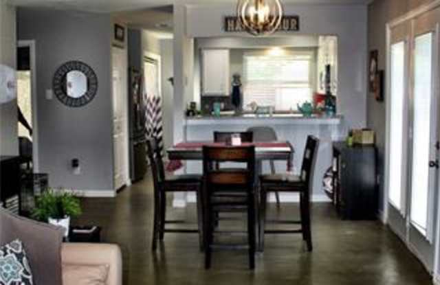 298 W Corporate Drive Gallery 3